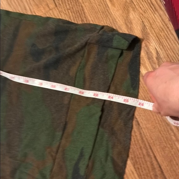 TNA Camouflage Long Sleeve Tee Green Brown - Picture 8 of 9